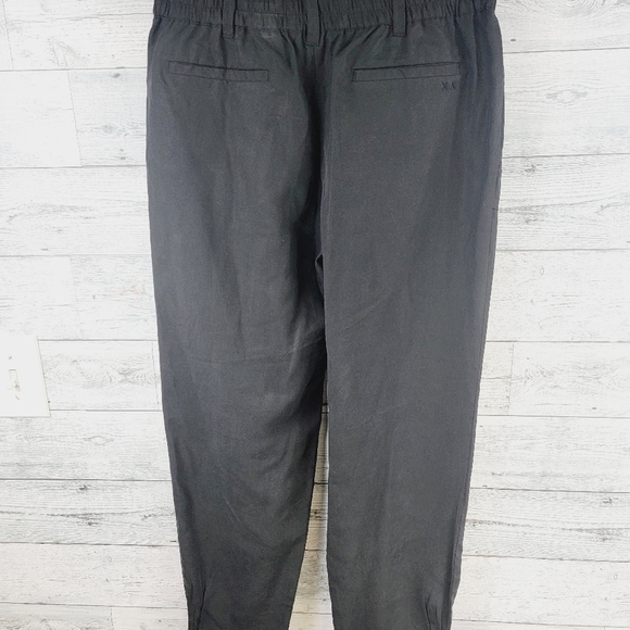 Sundance Zippered Pockets Black 100% Tencel Pleated Hem Size 6 Belt Loops EUC - Picture 2 of 8